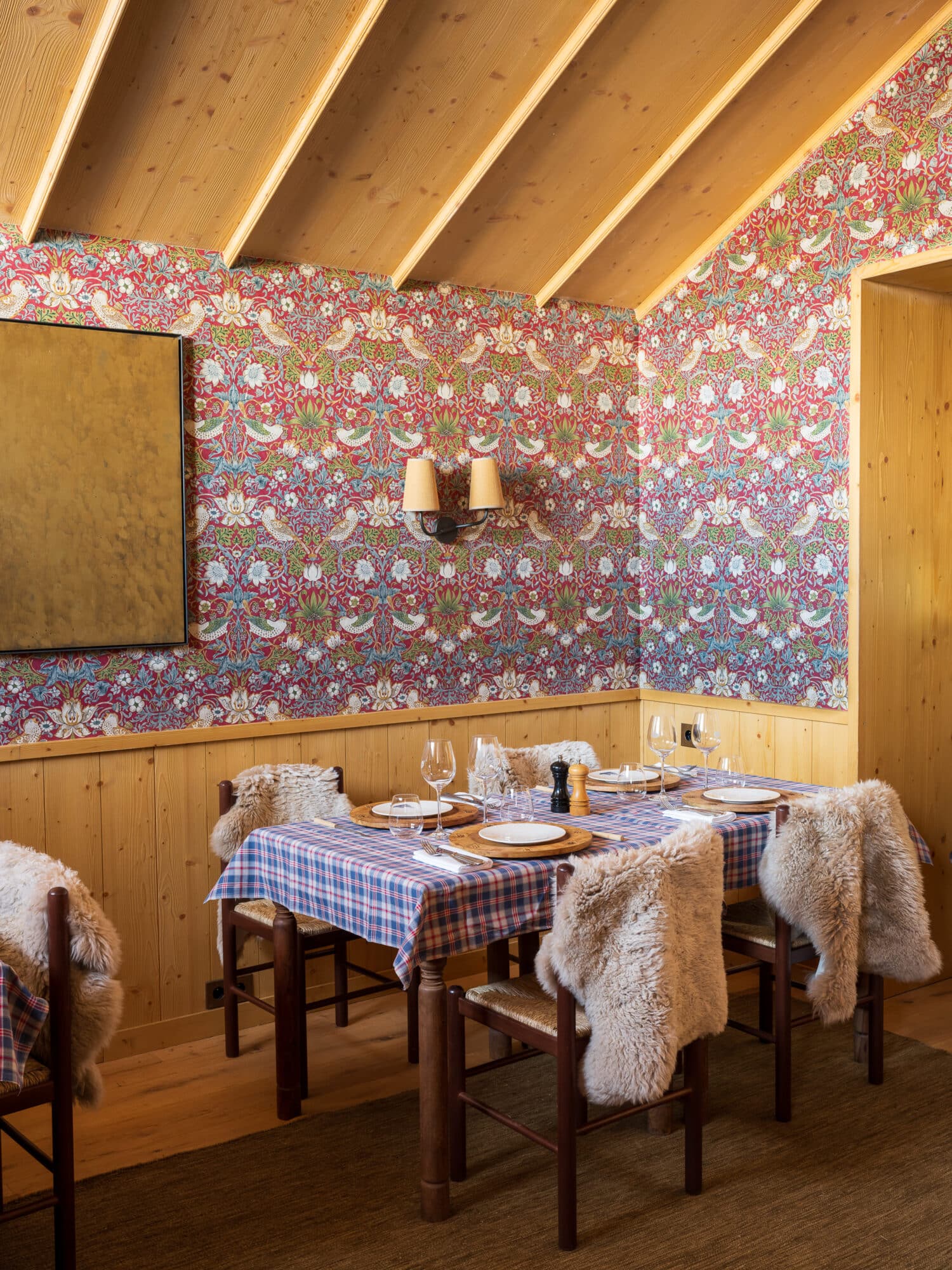 Restaurant Le Fumoir Hotel Le Coucou Via Tolila